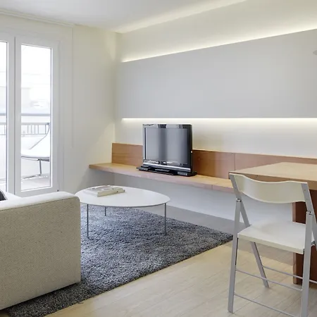 Apartment By Feelfree